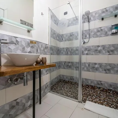 Aurelia Guest house