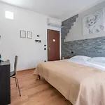 Aurelia 4*